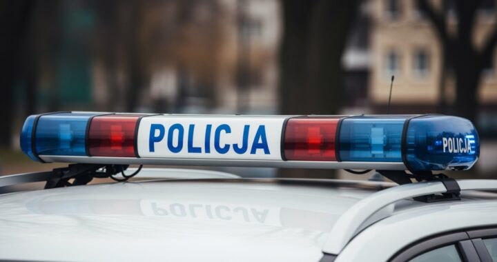 zdj-----mundur--ale-nie-czujno------policjant-po-s-auto-6069